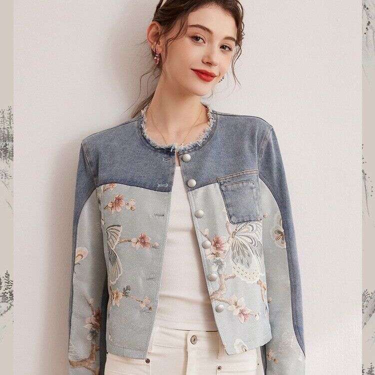 White Deer Language Contrast Color Chinese Style Floral Pattern Fabric Patchwork Spring/Autumn Fashionable Non-Strch Round Neck Denim Long Sleeve Wome