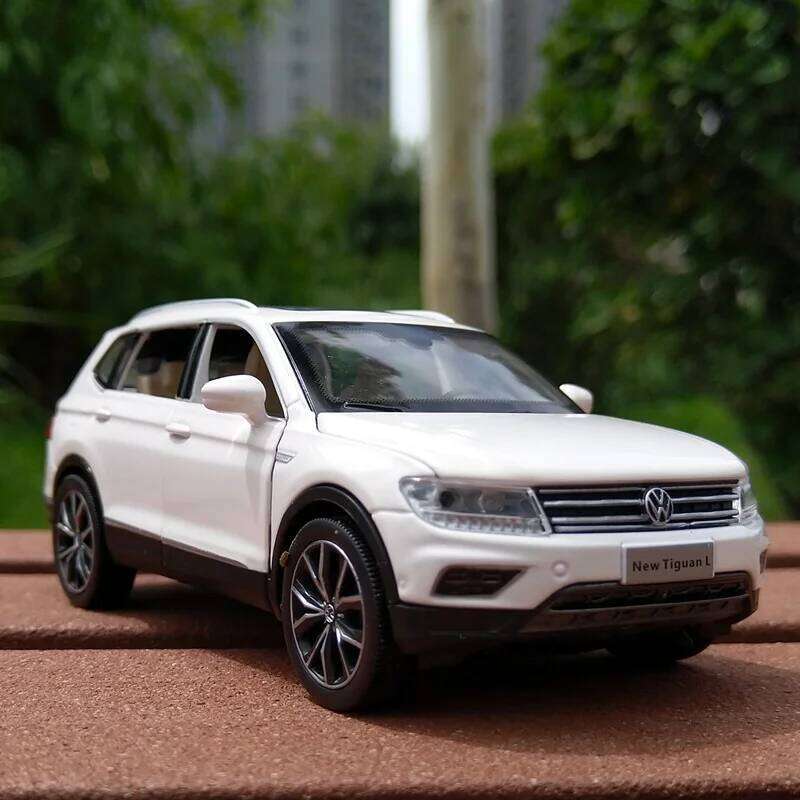 1:32 Tiguan SUV Alloy Cast Car Model Sound and Light Children's Toy Collectibles Birthday gift 26H0209