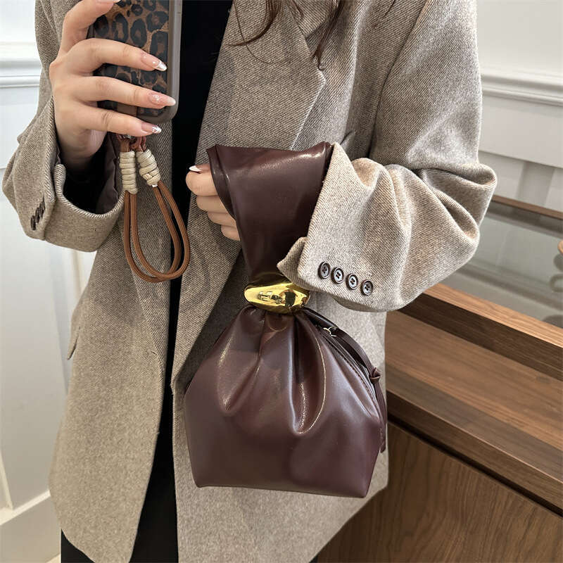 Vintage Pleated for Women New Simple Design Stylish Women's Niche Personality Large Capacity Aesthetic Bucket Bag