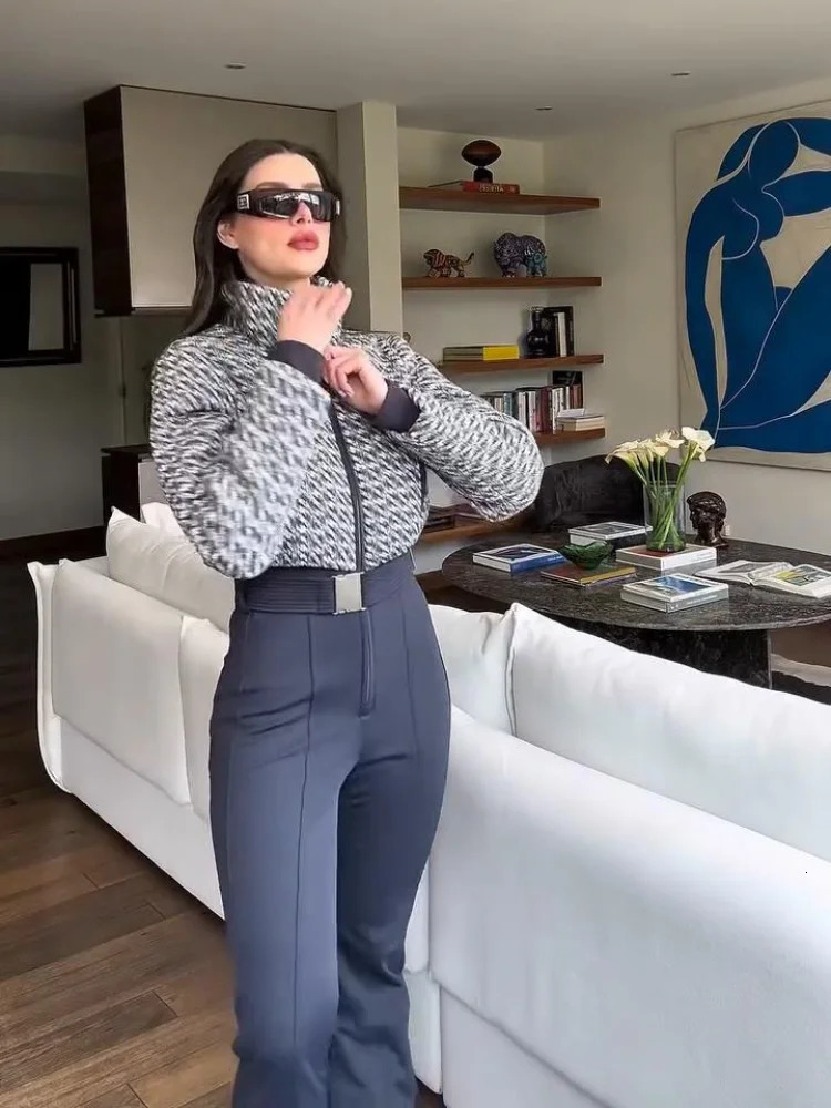 Elegant Print Thicken Ski Jumpsuit Women Chic Full Sleeve Stand Collar Zipper Belt Long Romper Fashion Warm High Waist Rompers 260126