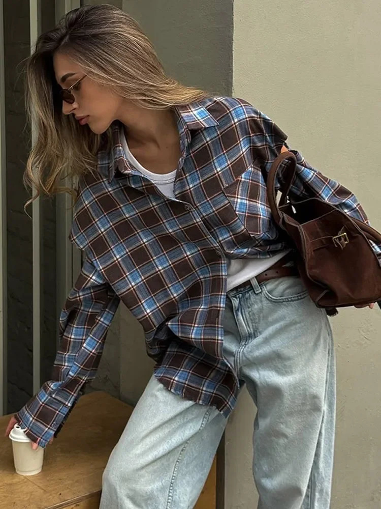 Women Checkered Pattern Shirt Vintage Lapel Long Sleeve Single Breasted Pocket Loose Top 2025 Lady Daily High Street Blouse 260122