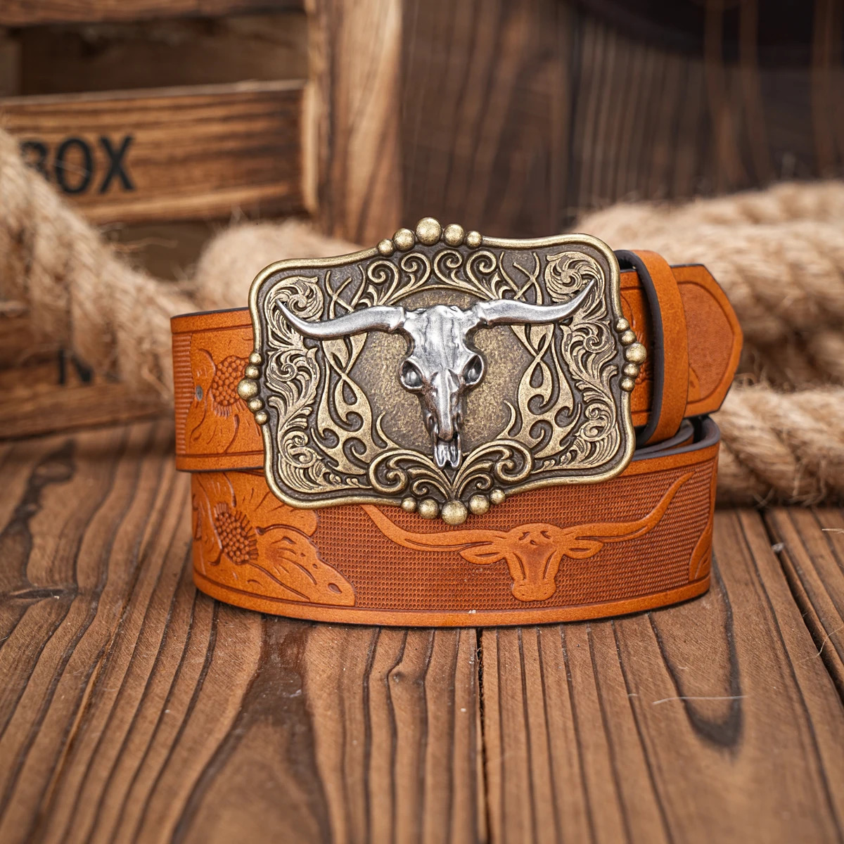 A mens and womens casual retro belt Western style PU leather belt with metal buckle suitable for daily work wear 260124
