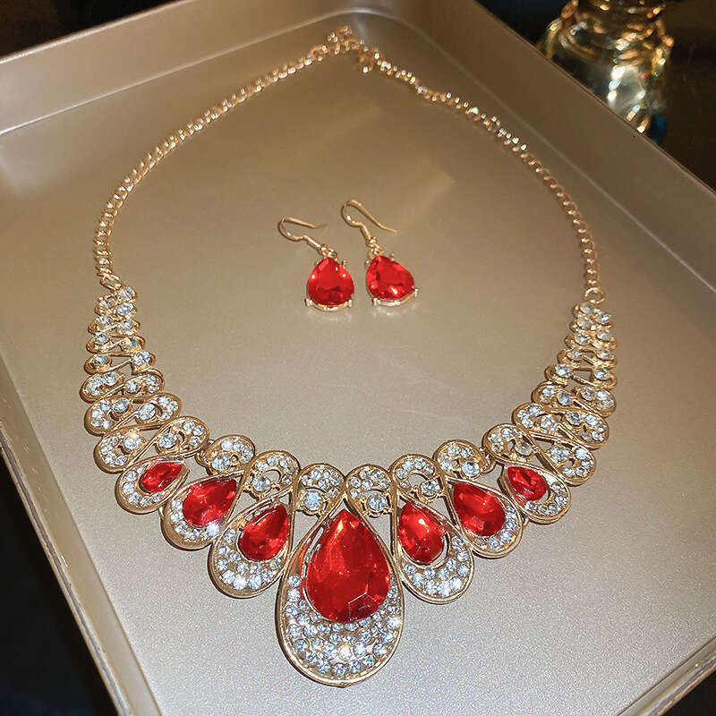 Light Luxury Palace Style Heavy Craft Inlaid Diamond Water Drop Collarbone Chain High-end Retro Necklace for Women