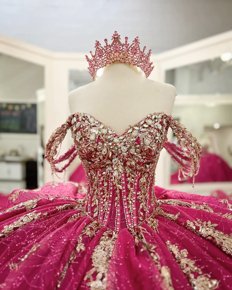 Stunning Crystals Ball Gown Quinceanera Dresses Sequined Prom Gowns Appliqued Off The Shoulder Necke Tulle Sixteen Sweet 15 Masquerade Dress N6101