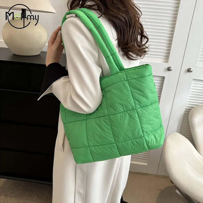 Winter Padded Shoulder Bag for Women Large Capacity Top HandleBag Winter Quilted Cloud Handbag Shopping Bags Bolsas Para Mujeres260128