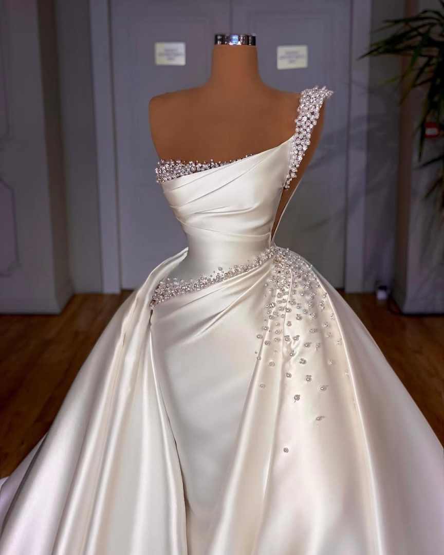 Elegant Satin Church Wedding Dress Vintage One Shoulder Pearls Beaded Ruched A Line Wedding Bride Gowns Arabic Dubai Vestid