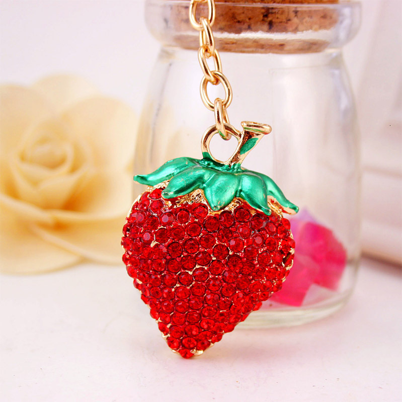 Y2K Purse Accessory Key Chain Cute Rhinestone Creative Fashion New Car Hanging Decoration Keychain Fruit Strawberry Keychain Bag Pendant