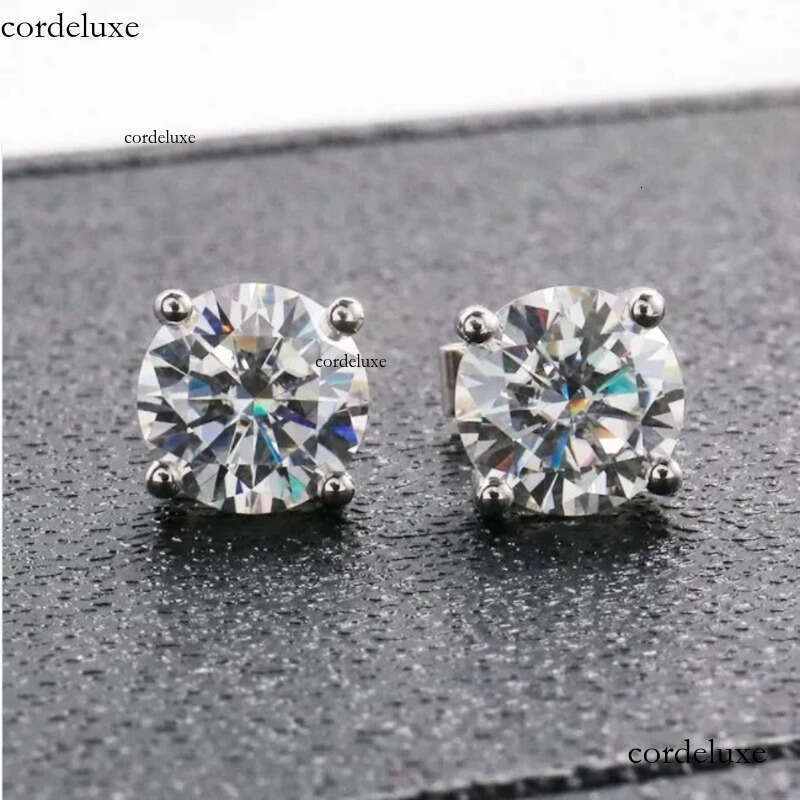 Minimalist Studs Sier Moissanite Earring 47