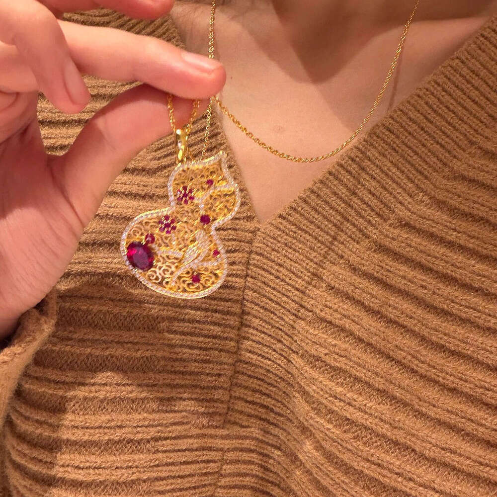 New Chinese-style Niche Hollow-out Colorful Diamond Flower Gourd Pendant Necklace Exquisite And Versatile