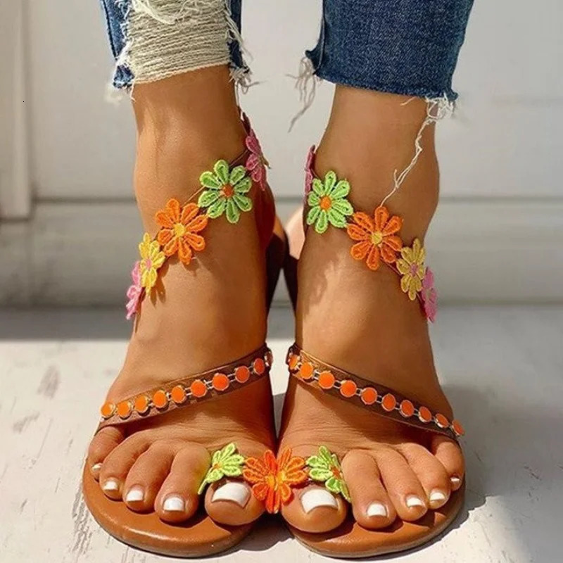 White Lace Sandals Women Flip Flops Flat Sandals Women Bohemia Beach Shoes Women Plus Size Summer Fashion Woman WSH3628 260204