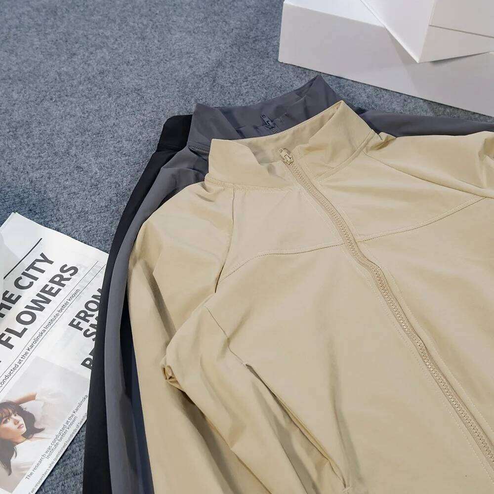 Yoga Wear American Style Sports Windproof Stand Collar Sun Protection Breathable Top Outdoor Quick-Dry Short Zipper Women 26Y0209