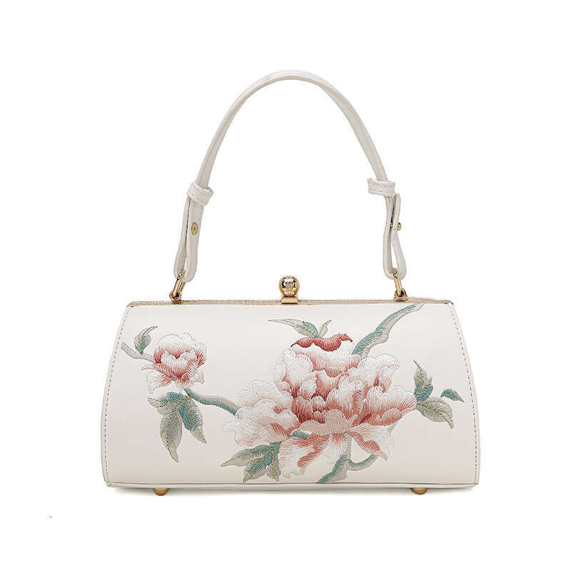 Xinshan Moon Chain Bag Ancient Cheongsam Banquet National Style Ultrafine Leather Embroidered Tassel Handbag