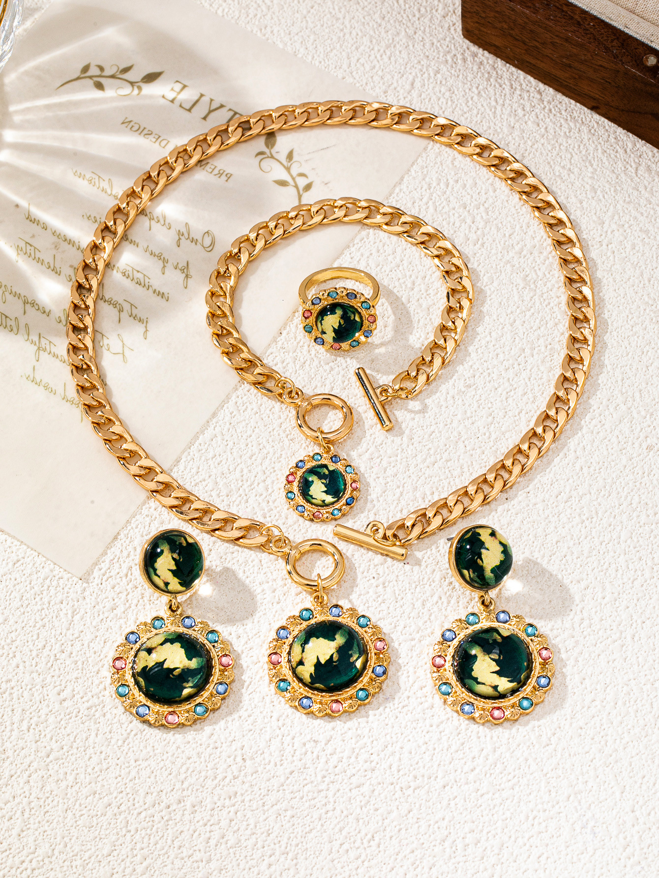 Exquisite French Fashion Style High-End Original Inlaid Colorful Acrylic Jewelry Set Suitable For Party Outfit Matching