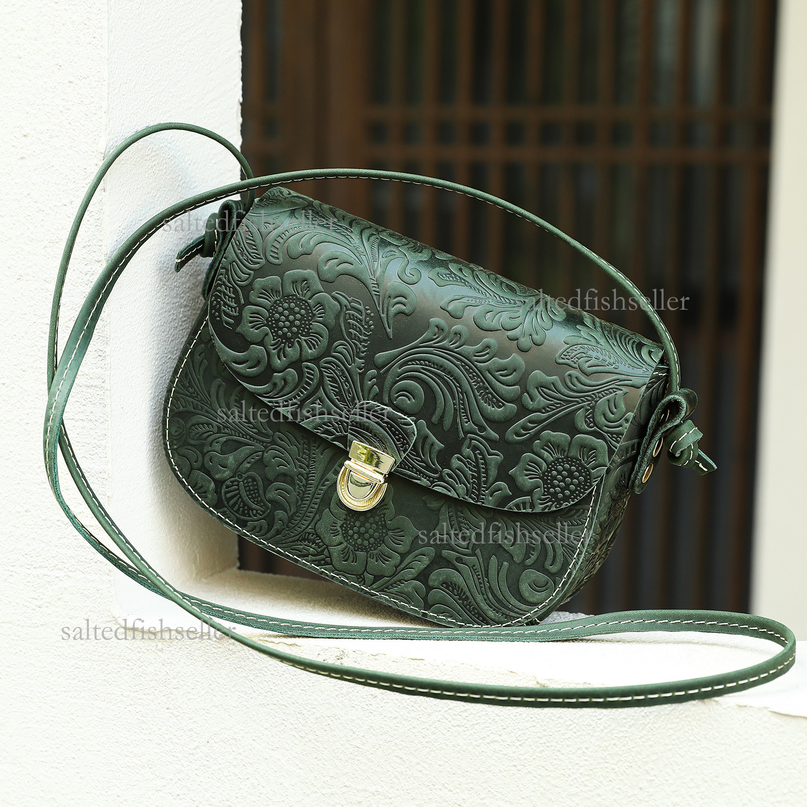 2026 Luxury High Quality Women's Genuine Leather Shoulder Bag Fashion Embossed Lock Crossbody Bag Retro Chinese Style Trendy Handbag Phone Bag