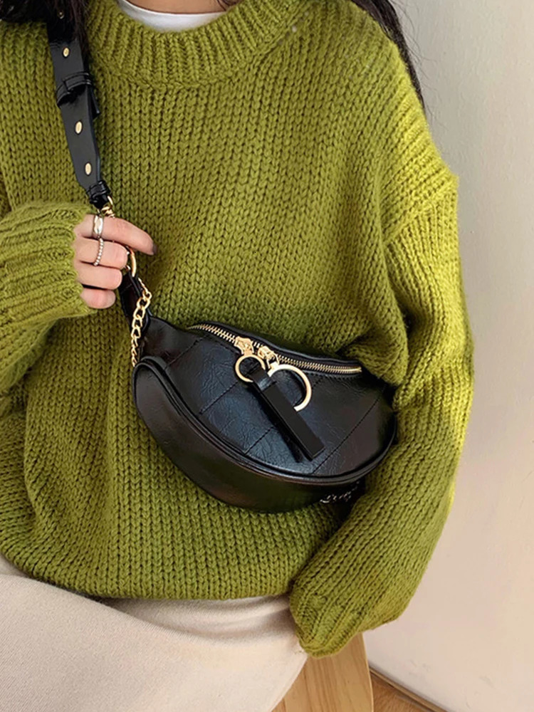 Womens Black Waist Bag with Chain Fashion Casual Daily Commuting Crossbody Bag Versatile Small Bag for All Seasons 260130