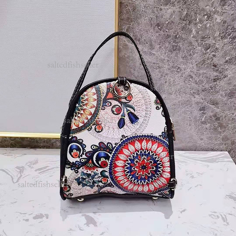 2026 Luxury Women's Genuine Leather Backpack Fashion Ethnic Style Retro Printed Double Zipper Travel Bag Casual Versatile Student Schoolbag Trend