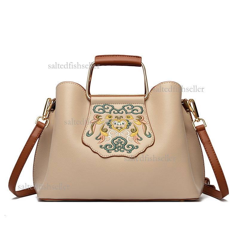 2026 Luxury Dunhuang Style Women's Handbag Fashion Chinese Embroidery Advanced Atmosphere Bridal Bag Large Capacity Tote Bag Versatile Trendy Mom