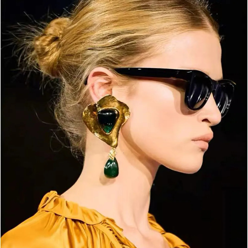 Exaggerated Metal Geometric Water Drop Dangle Earrings for Women Jewelry Gorgeous Fashion Show Statement Earrings Accessories 260120