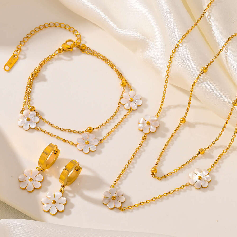 New Fashion Titanium Steel Color-Retaining Set Niche Light Luxury Simple Chrysanthemum Earrings Bracelet Necklace
