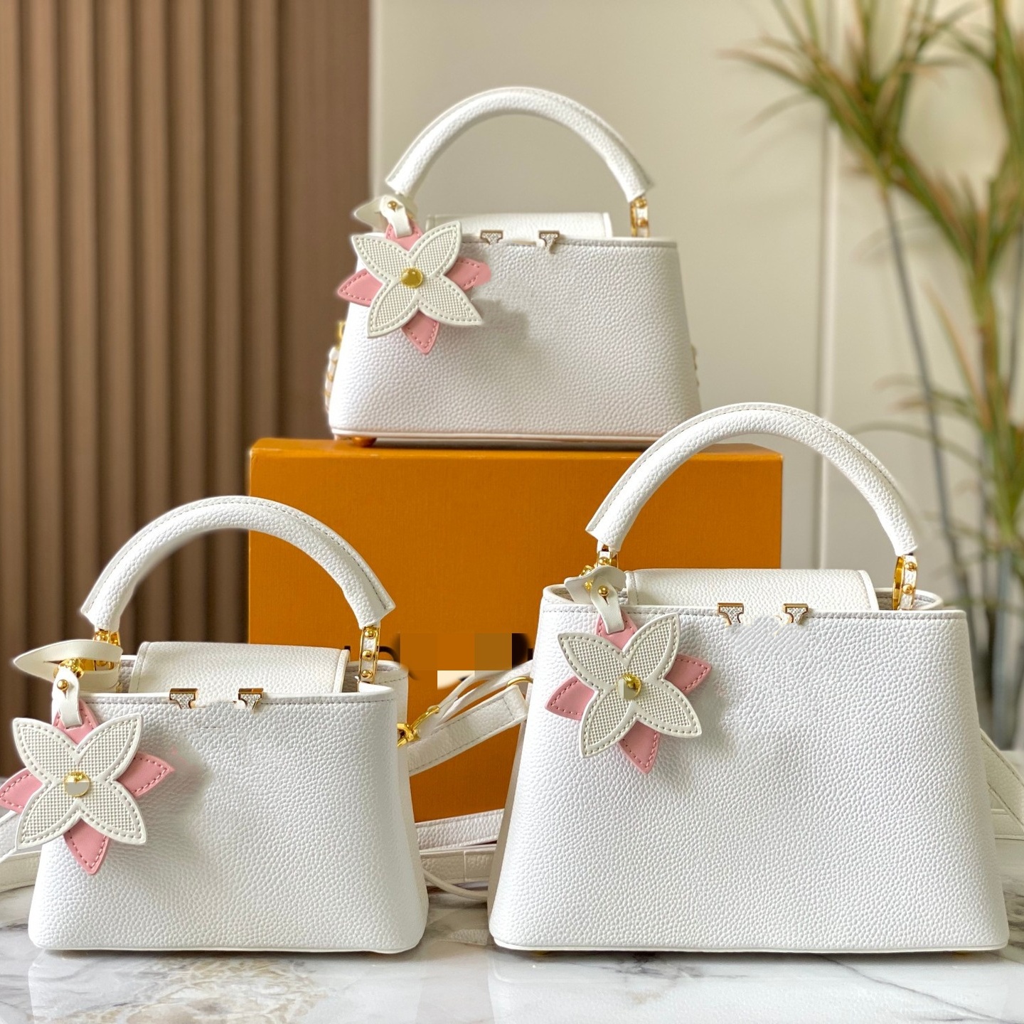 Designer Leather crossbody Bag Capucines Handbag Wedding Party Cute Leather Handbag Flower Pendant Adjustable Strap shoulder Bag