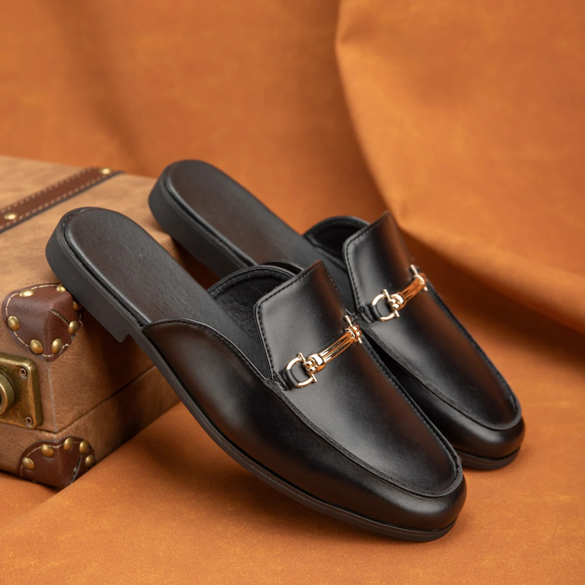 Male Casual Mules Moccasins Breathable Loafers metal button Mens Half Slippers Suede Leather Shoes Zapatos Hombre 260124