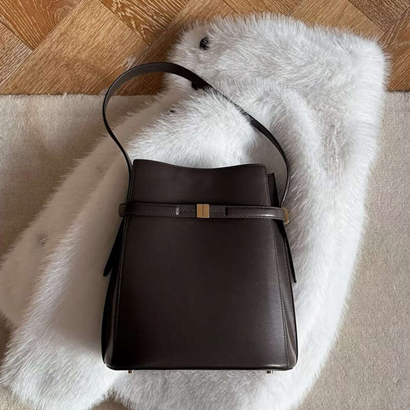 Luxury Shoulder Bags Famous Brand New Large Capacity Single Genuine Leather Bucket Light High End Simple Niche Summer Wide Strap Crossbody Bag SENYY