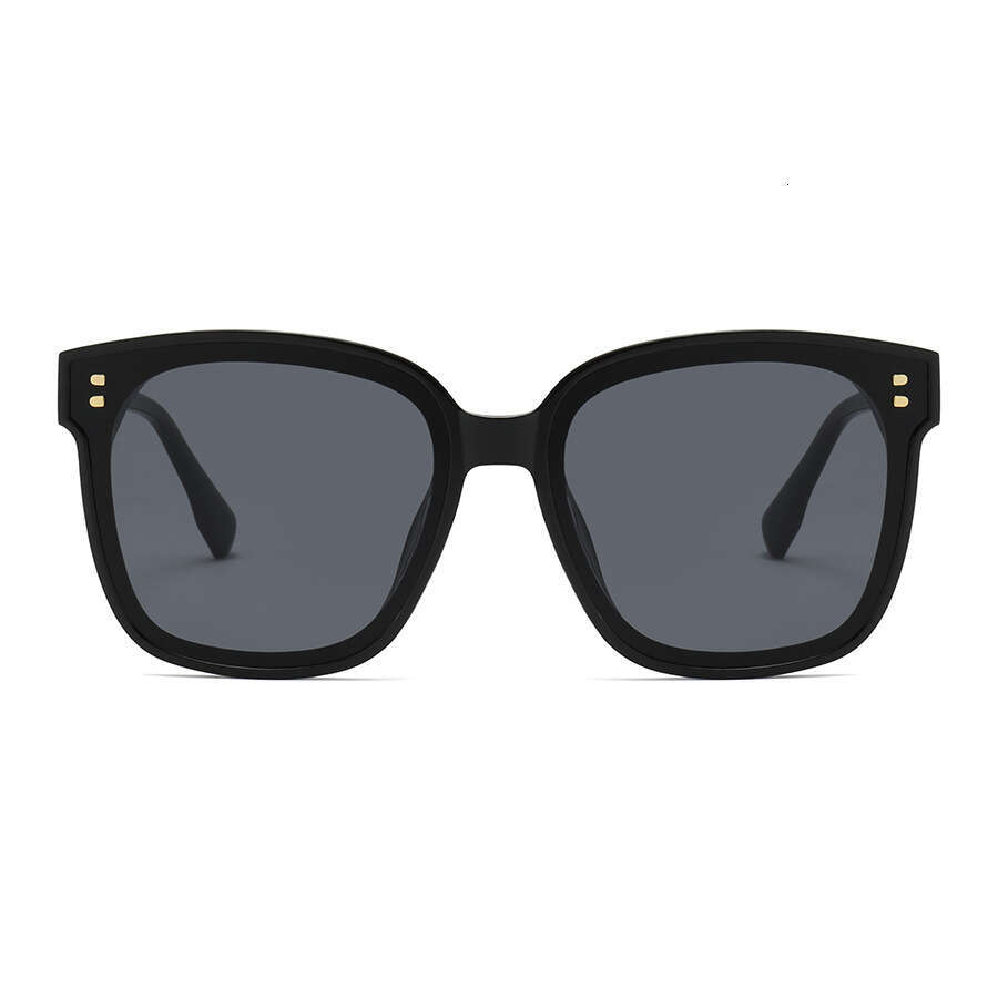 Retro lightweight sunglasses Ultraviolet protection function Suitable for beach trips and parties