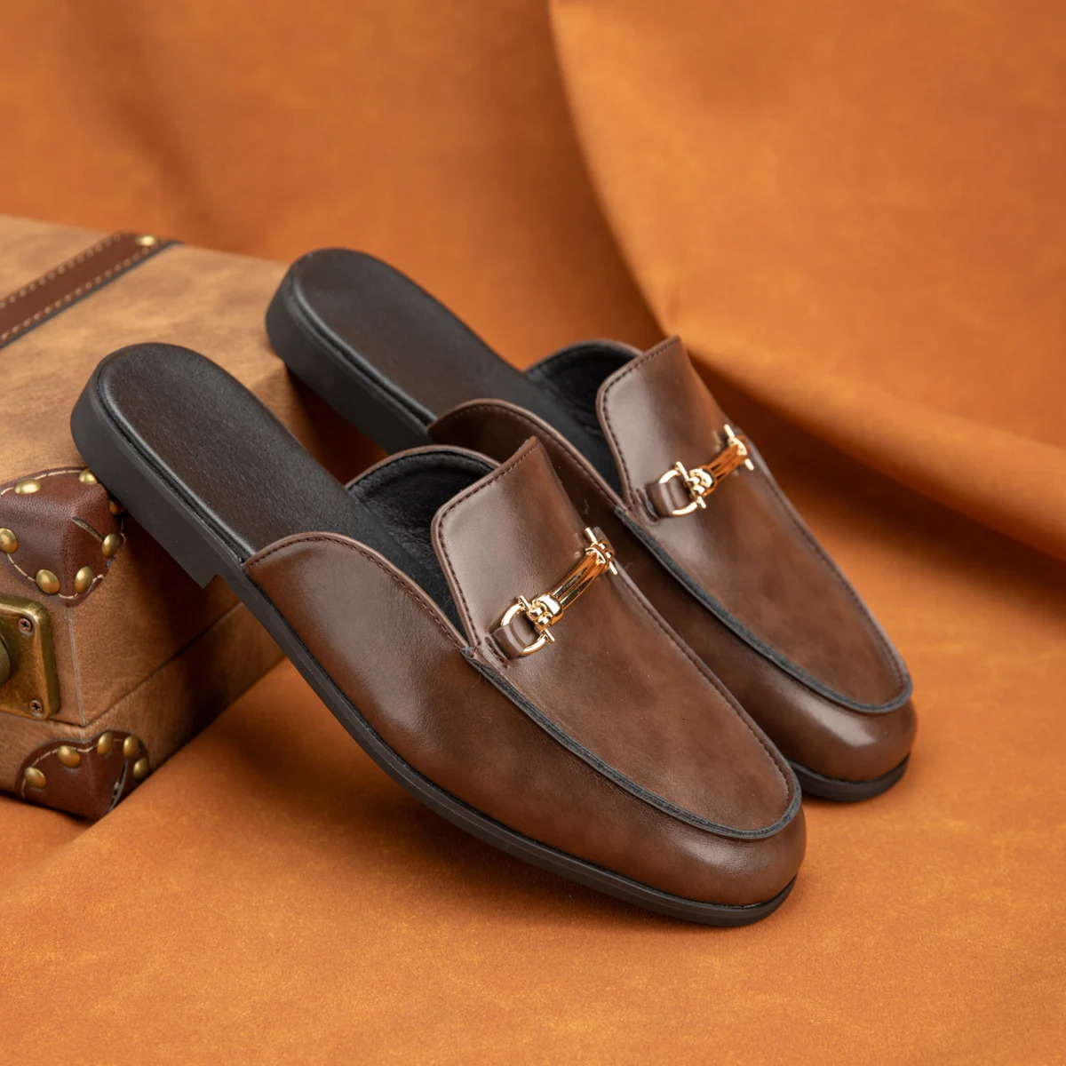 Male Casual Mules Moccasins Breathable Loafers metal button Mens Half Slippers Suede Leather Shoes Zapatos Hombre 260124