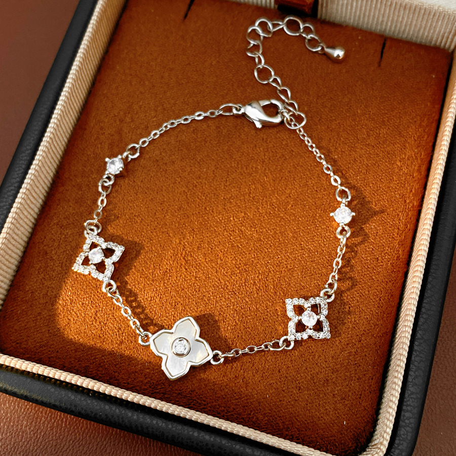 Versatile elegant zircon-inlaid mother-of-pearl flower bracelet, high-end light luxury wristband, exquisite and fashionable niche jewelry wholesale - view 5