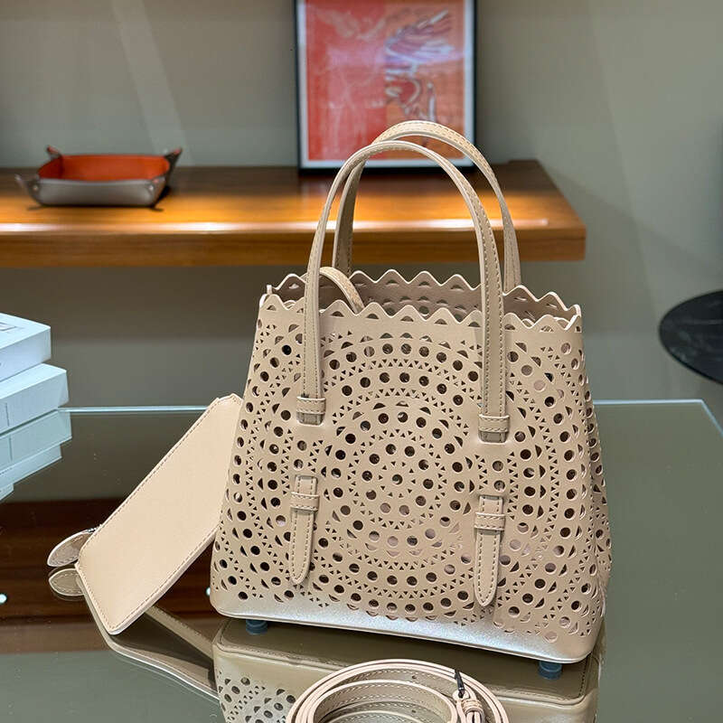 Luxury Shoulder Bags Totes Hobo Cross Border New Wave Hollow Carved Small Cowhide Handbag Crossbody Long Strap Fashion Trendy Tote Bag SENYY