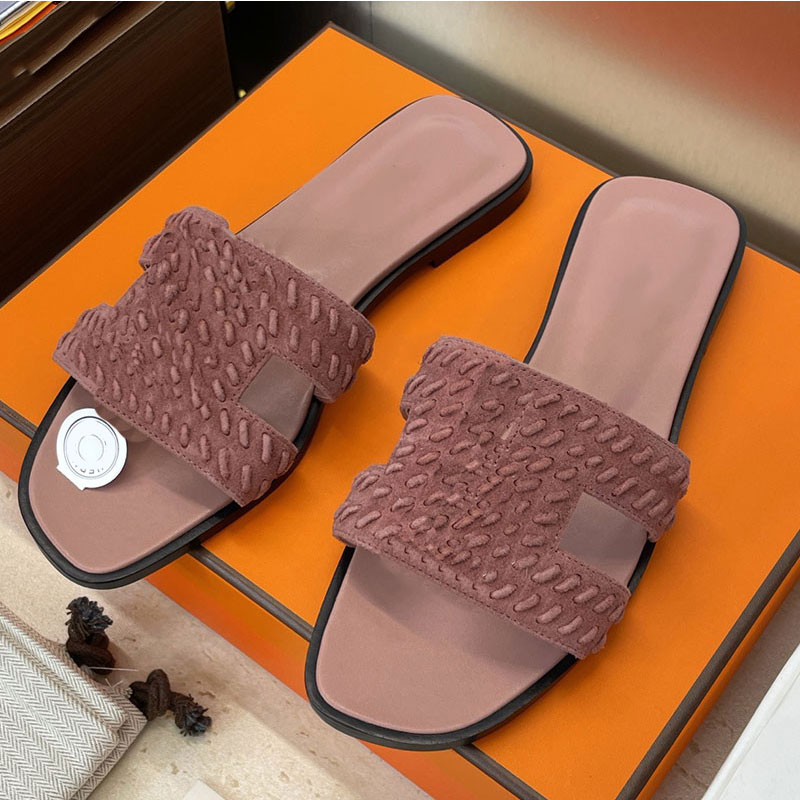 2026 Spring Summer Retro Pink Lamb New Color Lady Slippers Luxury Brand Flat Bottom Round Head Women Cool Calf Leather Shoes Rubber Sole Daily Wearing Women Slippers