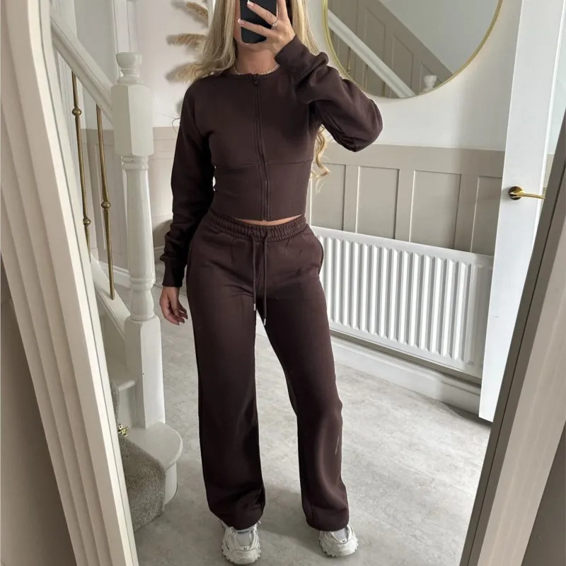 Womens Casual Sports Twopiece Set Autumn And Winter Fashion Longsleeved Zipper Cardigan Slim Top With Straight Pants Suit 260205 - view 3
