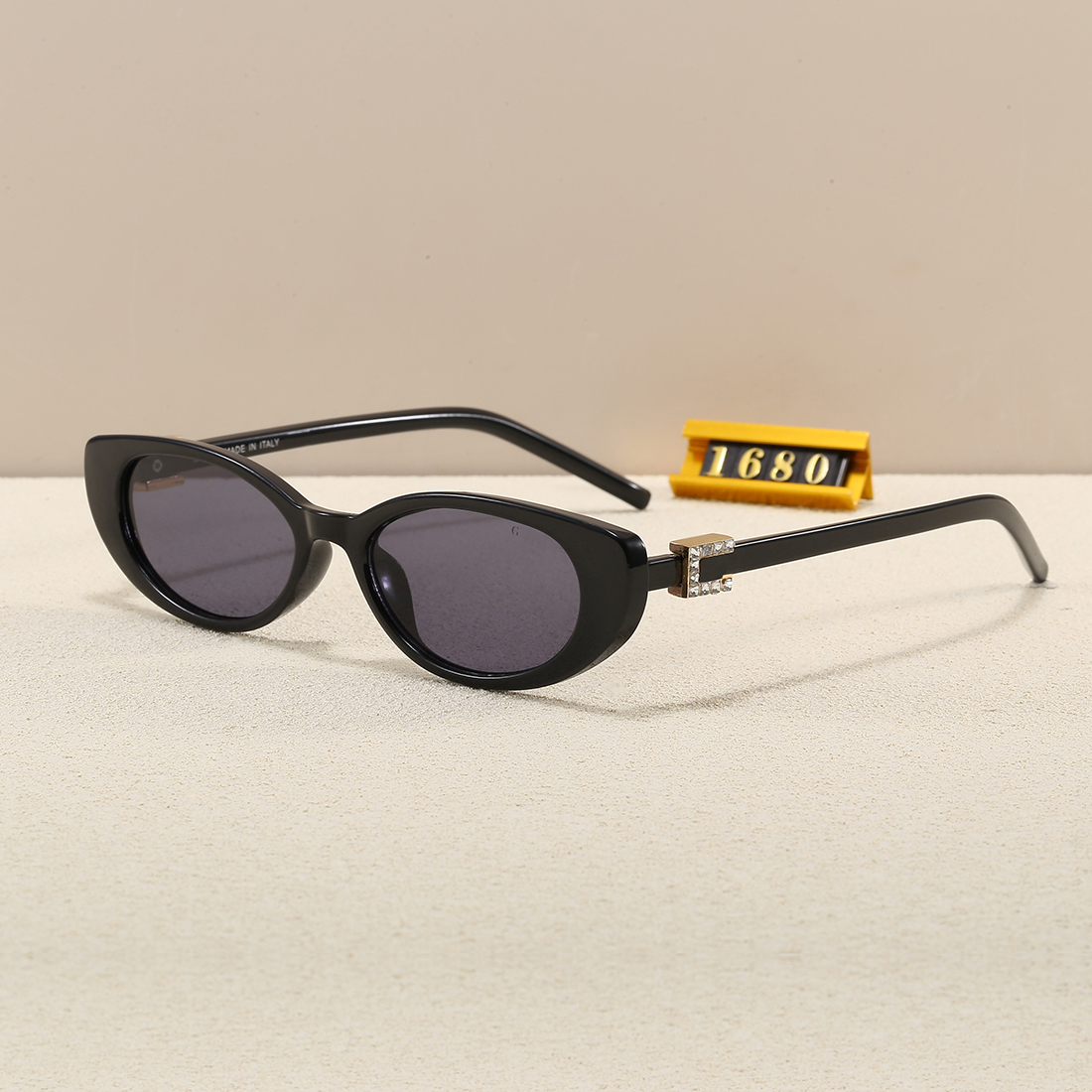 Women's Designer Sunglasses Protective Glasses Cat-Eye Oval Frame Sunglasses Outdoor Beach Sunglasses Unisex Light01