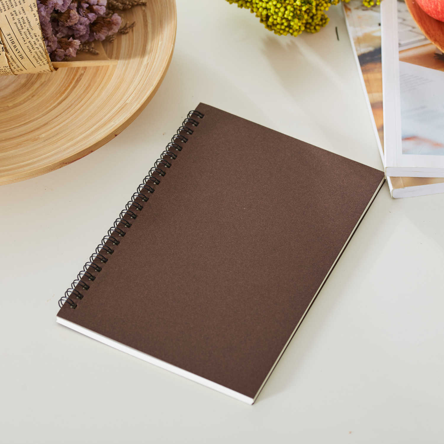 Making various coil notebooks loose-leaf notebooks spiral notebooks A5 notepads 16K diaries 32K diaries with kraft paper covers S260209