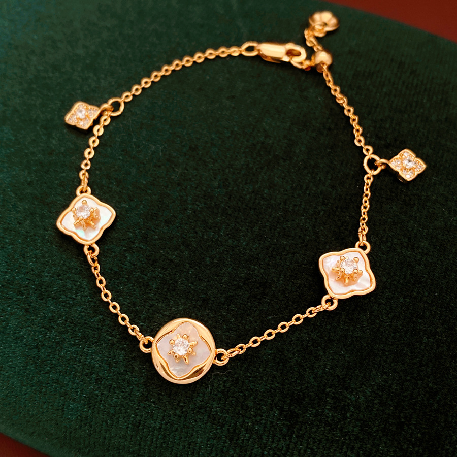 18K real gold plated bracelet with zircon mother-of-pearl round flower design, high-end luxury bracelet, stylish and elegant jewelry - view 5