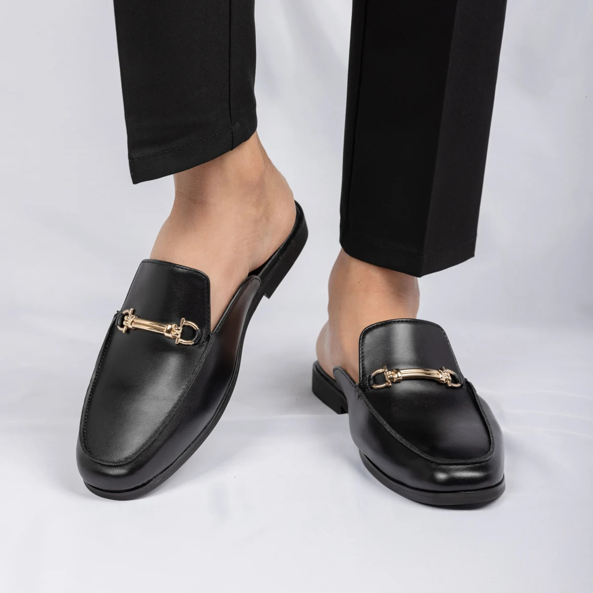 Male Casual Mules Moccasins Breathable Loafers metal button Mens Half Slippers Suede Leather Shoes Zapatos Hombre 260124