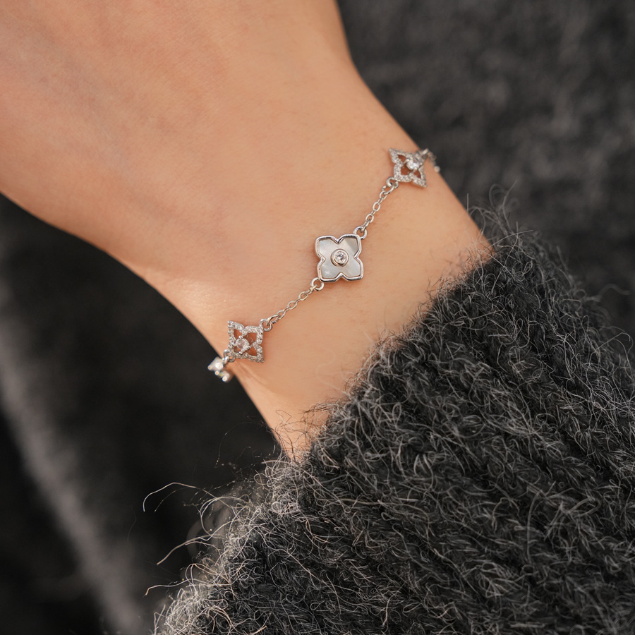 Versatile elegant zircon-inlaid mother-of-pearl flower bracelet, high-end light luxury wristband, exquisite and fashionable niche jewelry wholesale - view 4