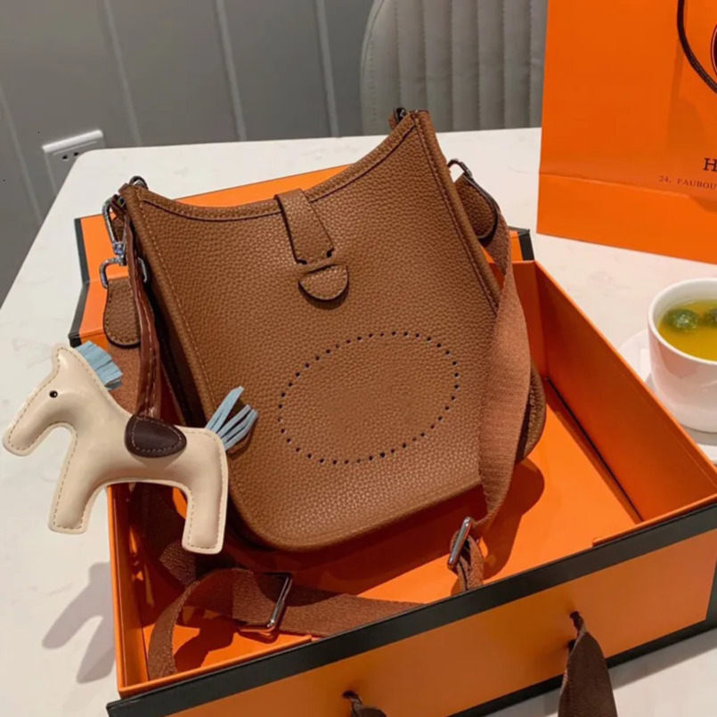 5A Designer Handbags Purse Cross Body Bag Pattern fashion handbag letter Width Belt Lady Classic Genuine Leather Single Shoulder Bags 4