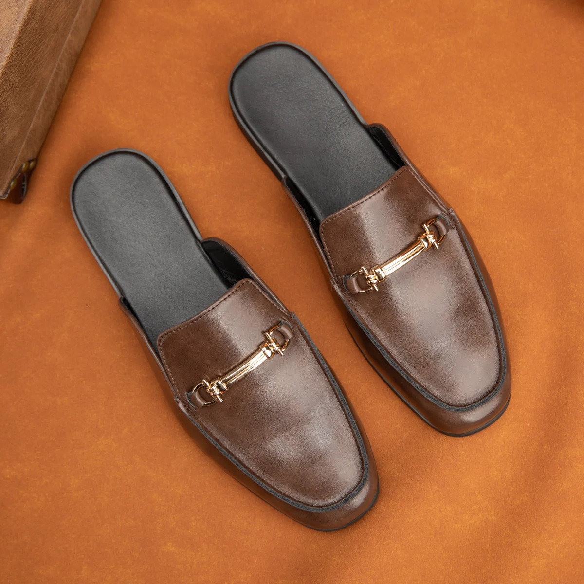 Male Casual Mules Moccasins Breathable Loafers metal button Mens Half Slippers Suede Leather Shoes Zapatos Hombre 260124