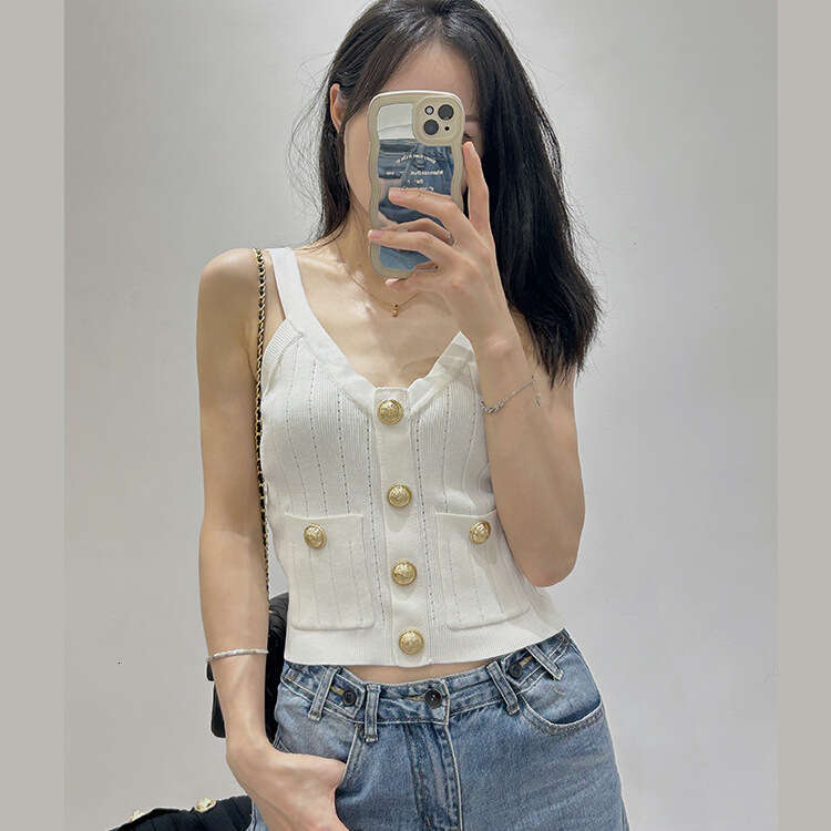 2026 French women's vest knitted vest V-neck slim fit short style solid color basic shirt high waist slim fit