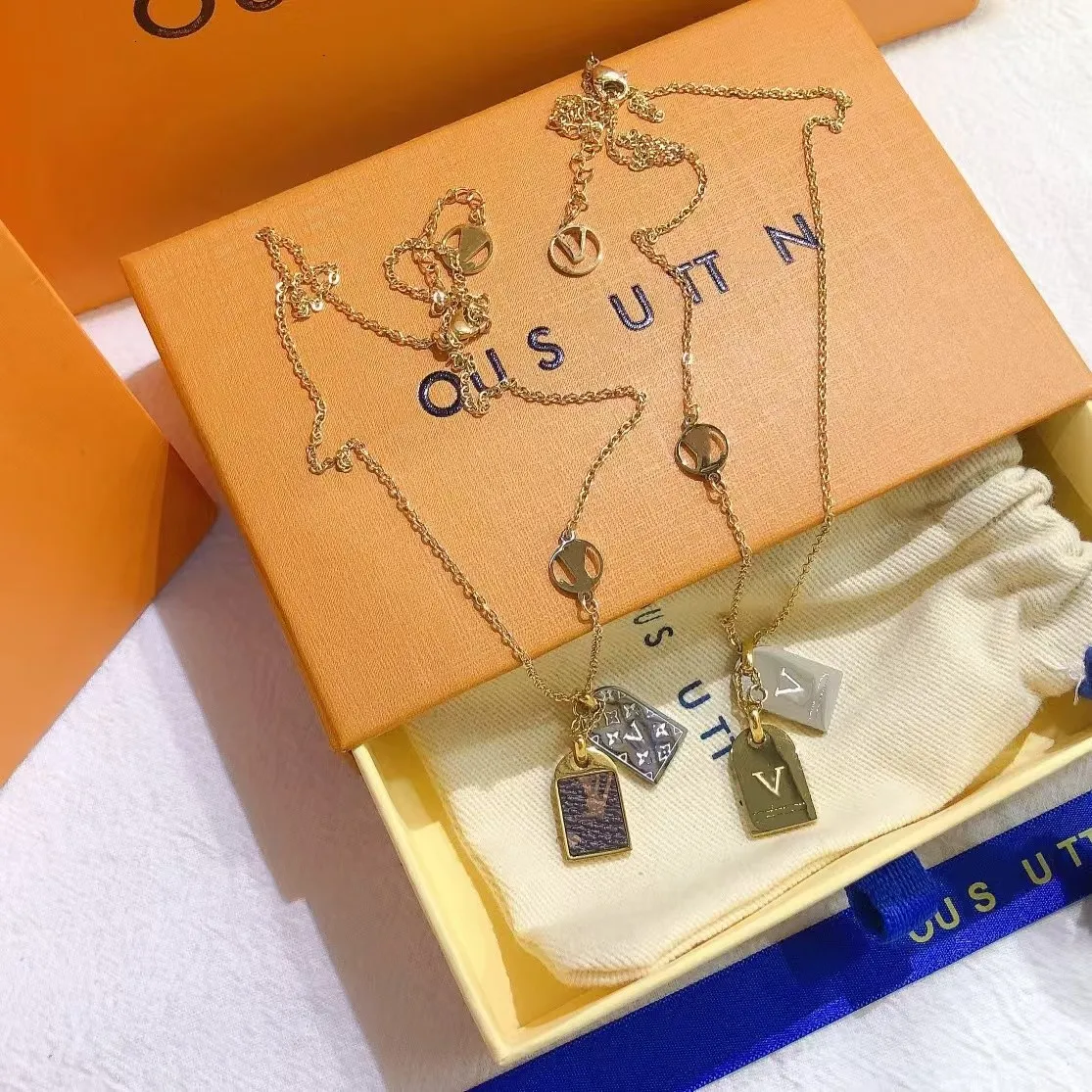 18K Designer necklace Letter Pendant necklaces Luxury Stainless Steel Gold Plated Faux Leather Letter For Women Wedding Jewelry with box #34