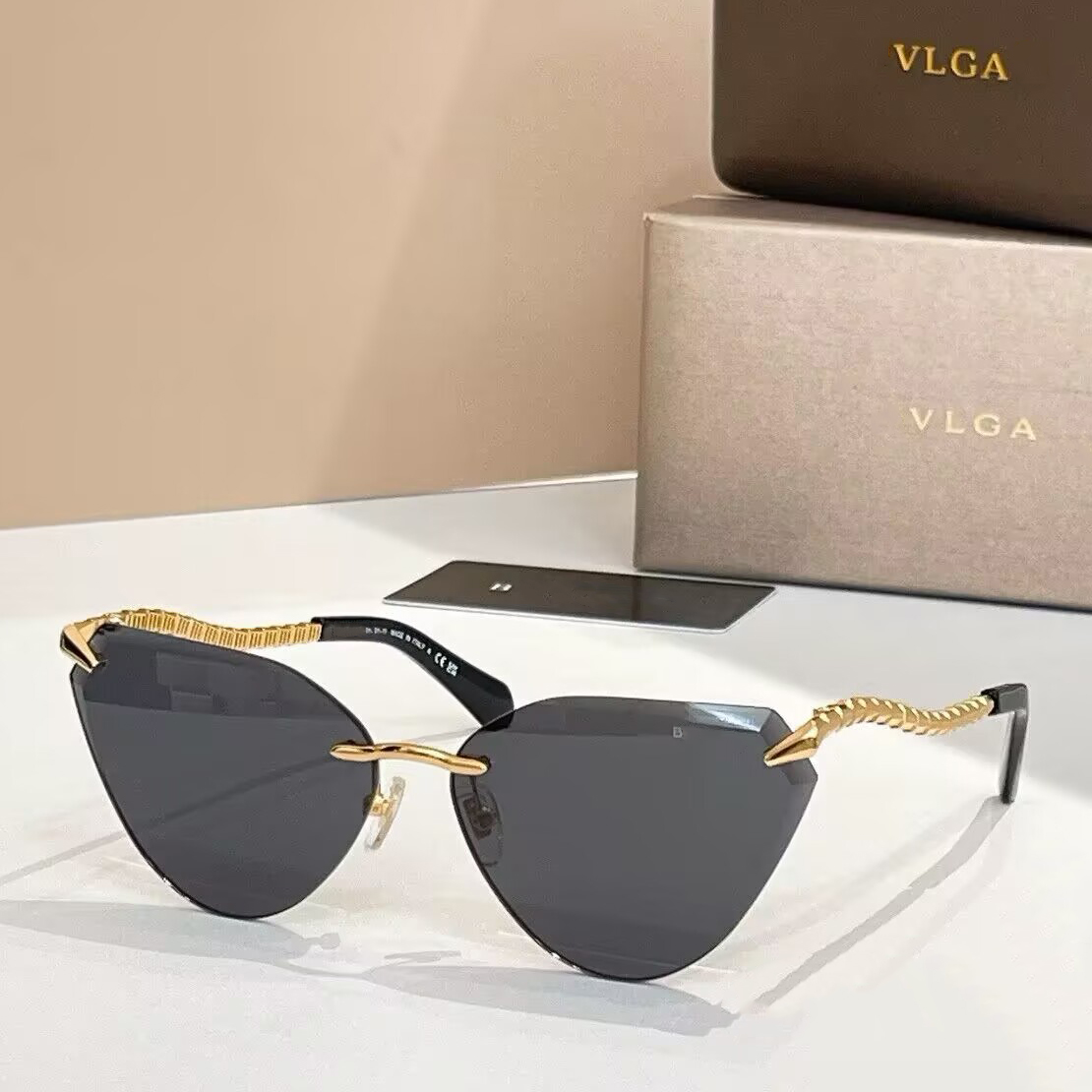 Designer Sunglasses Women Men Sunglasses Fashion New Frameless S-shape Legs Goggle Glasses Outdoor Travel Beach Sunglasses With Original Box