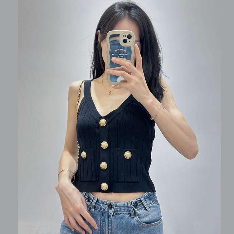 2026 French women's vest knitted vest V-neck slim fit short style solid color basic shirt high waist slim fit