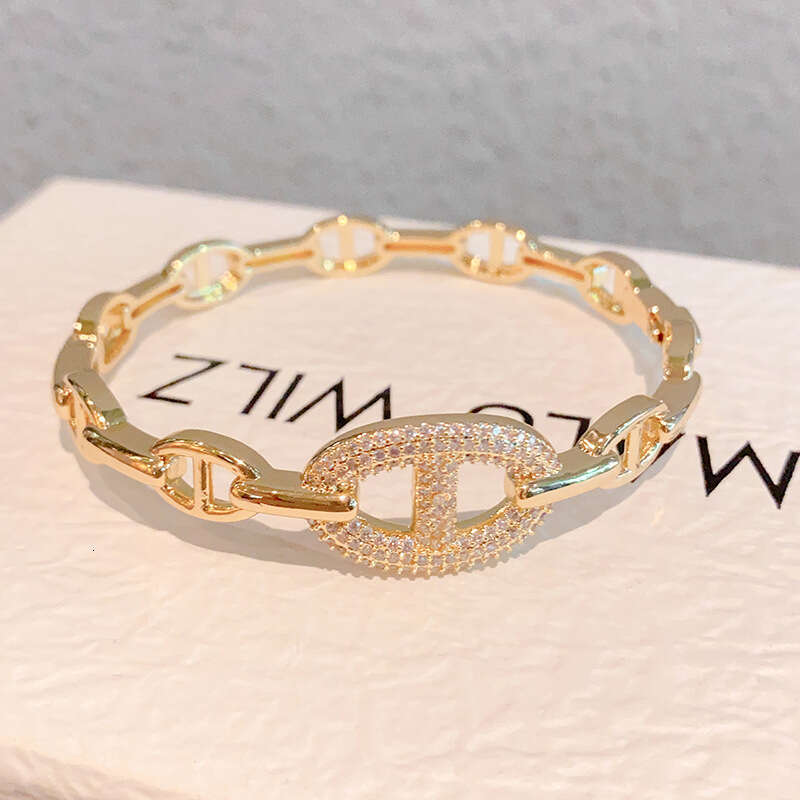 Chinese-Style Pig Nose Slender Waist Bracelet Minimalist Luxury Jewelry Women's Holiday Party Gift