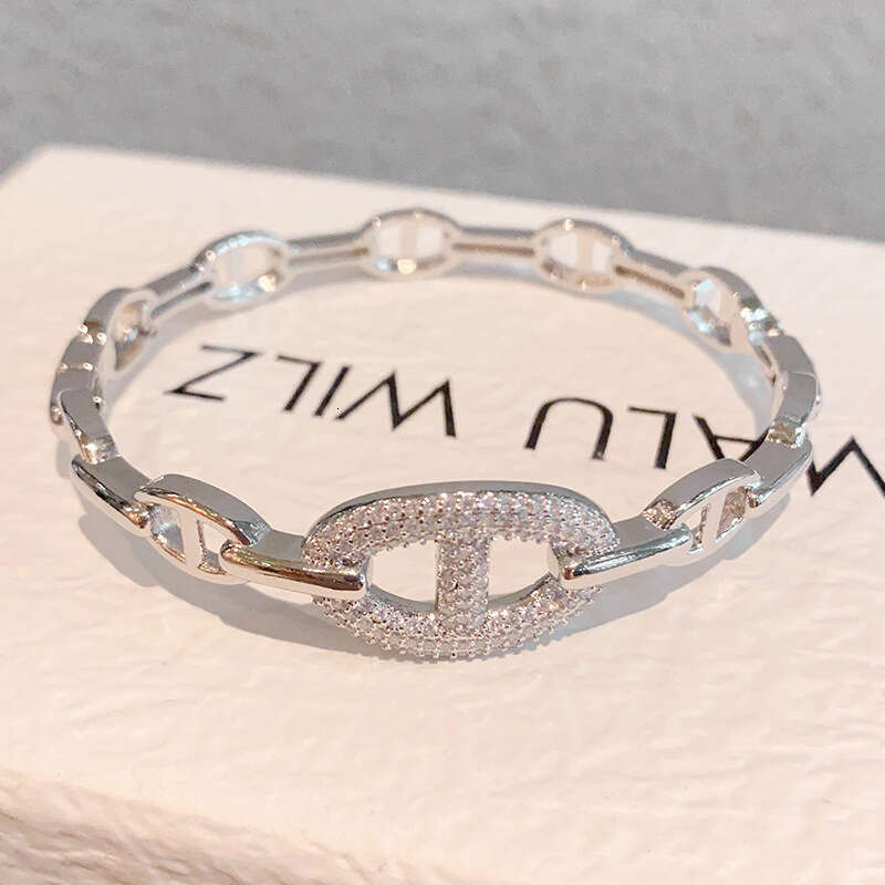 Chinese-Style Pig Nose Slender Waist Bracelet Minimalist Luxury Jewelry Women's Holiday Party Gift