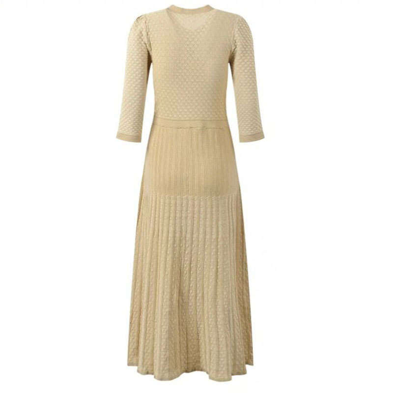 French SD Champagne Waist Long 2026 Autumn/Winter Gold Thread Round Neck Crochet Hollow Slimming Knitted Dress