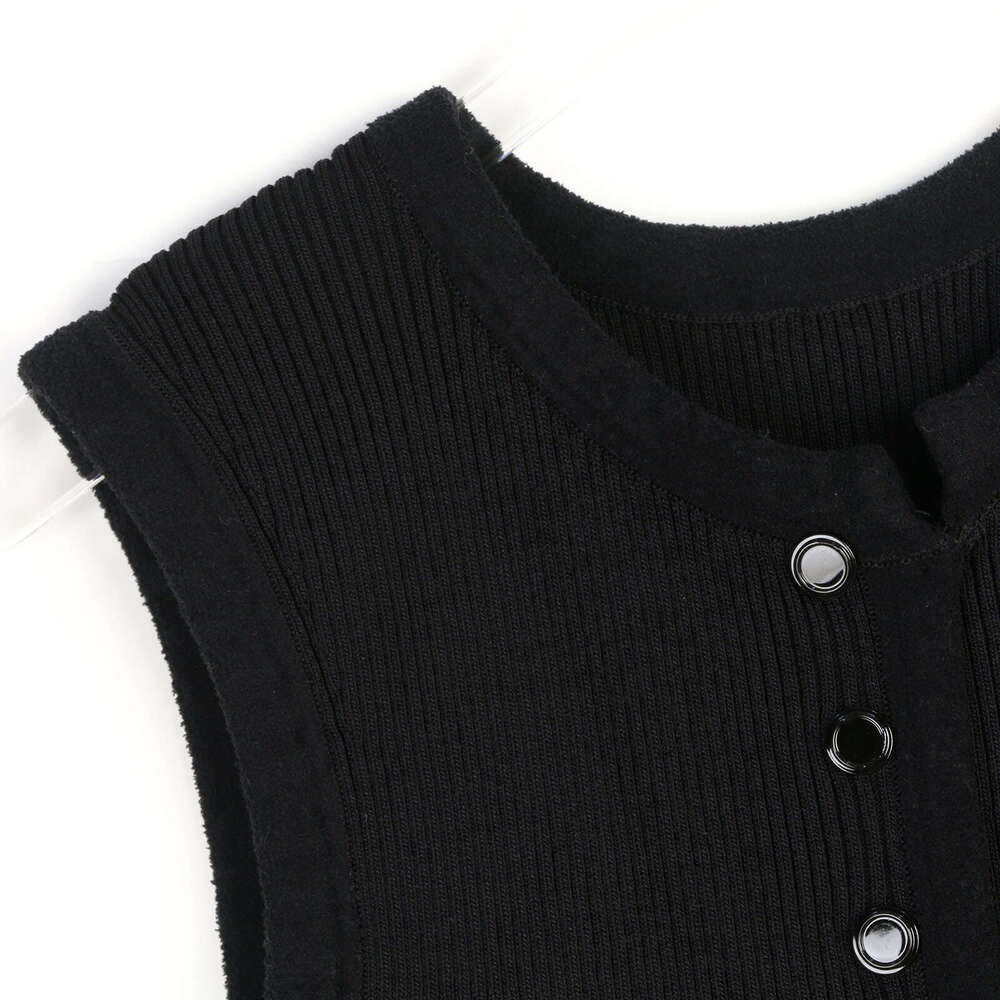 2026 women's round neck solid color slim and elegant autumn and winter new style French sleeveless vest A-line dress