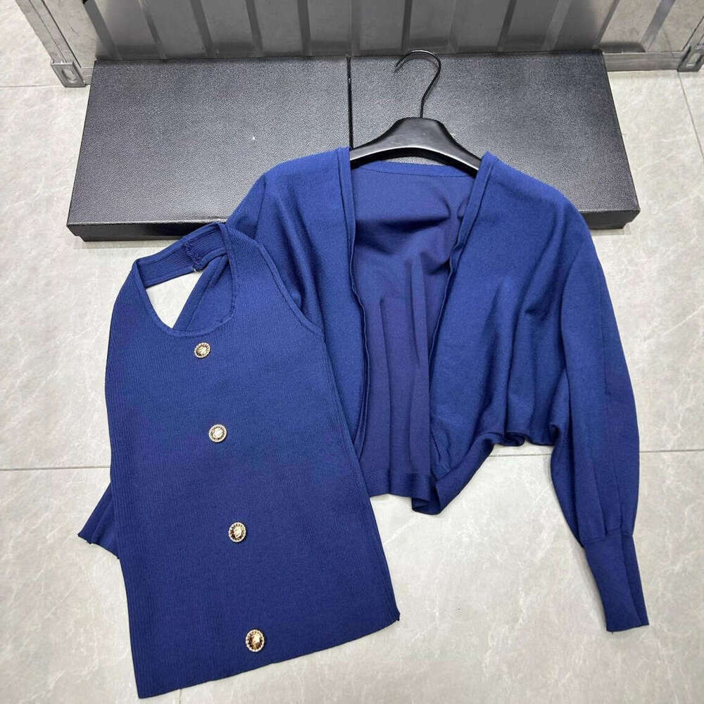 2026 autumn new knitted sleeveless single breasted vest long sleeved cardigan women's two-piece set