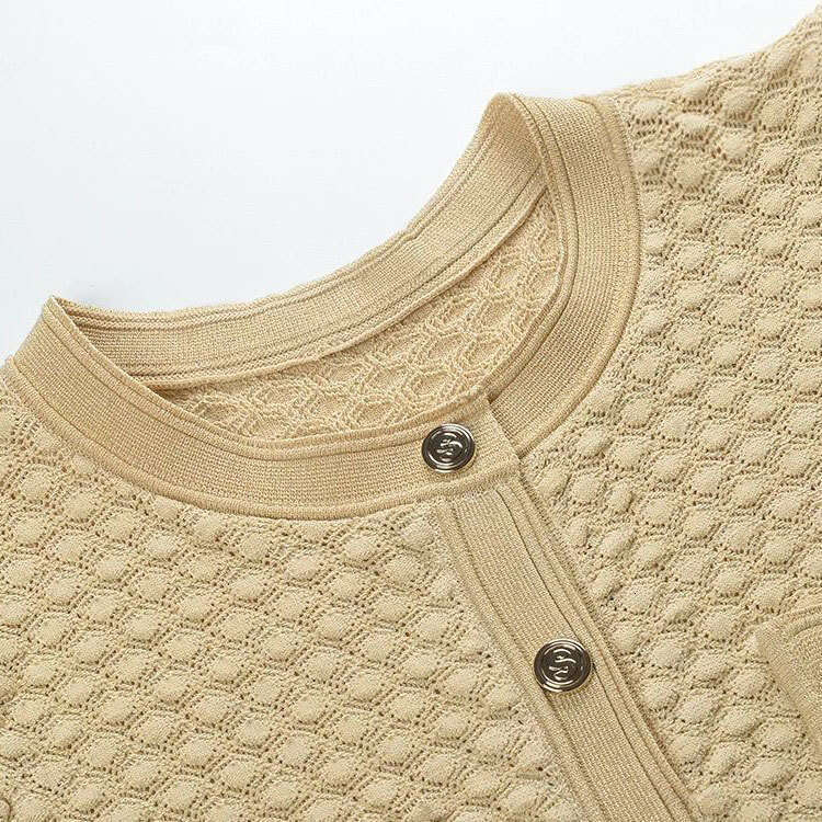 French SD Champagne Waist Long 2026 Autumn/Winter Gold Thread Round Neck Crochet Hollow Slimming Knitted Dress