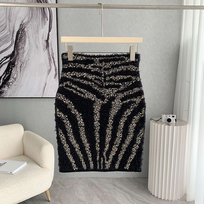 2026 New Luxury Social Embroidered Diamond Inlaid Metal Buckle Jacket Tight Skirt Two Piece Set for Women